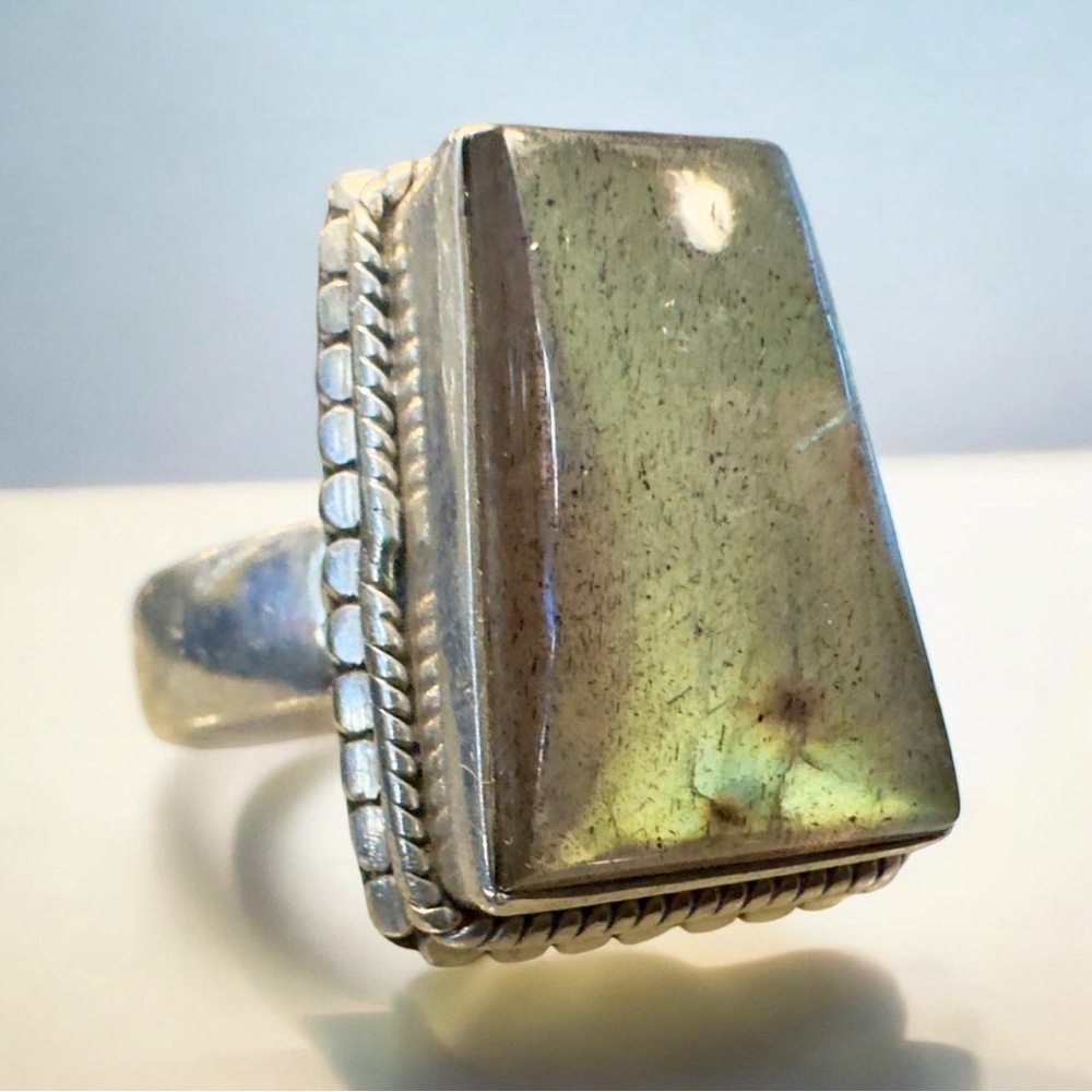 Flashy Labradorite Sterling Silver Ring (8.5) - Picture 4 of 8